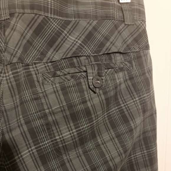 Columbia Sportswear Omni Shade Athliesure Golf Hiking Blue Plaid Woman 8 NWOT - Picture 3 of 11